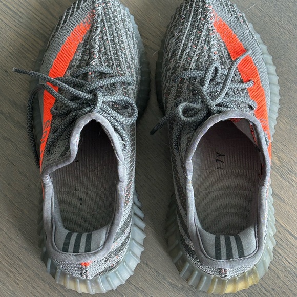 Women’s Yeezy 350 V2 boost sneakers - Picture 2 of 6